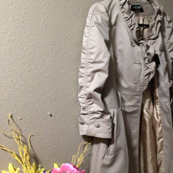 🎁 Tan RUFFLE COAT - Picture 2 of 15